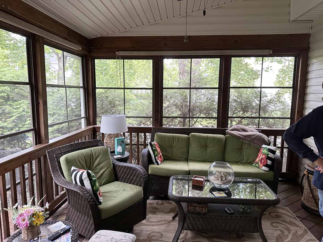 Vinyl-film porch window project image 08